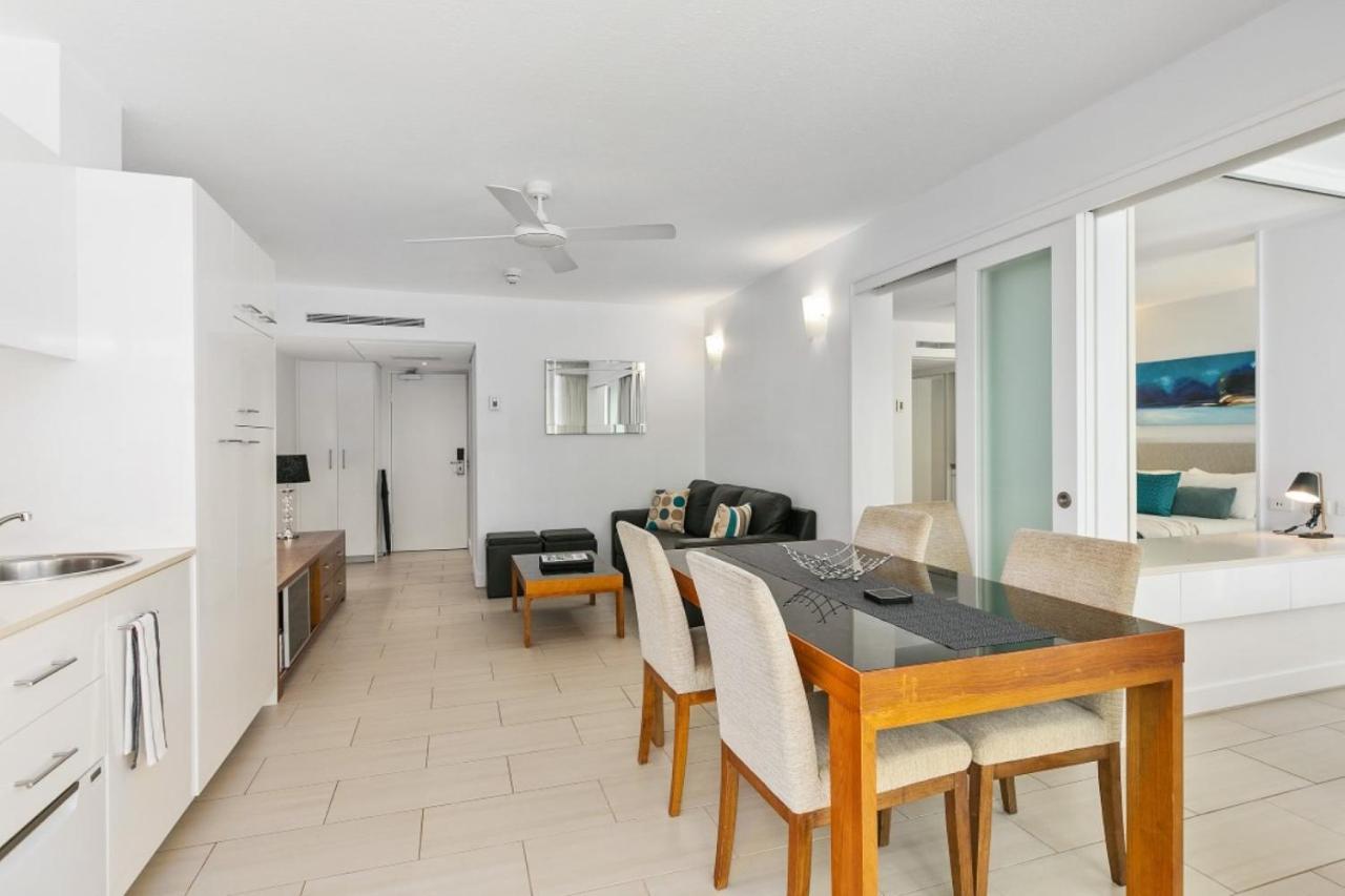 Palm Cove Beach Apartment * Palm Cove