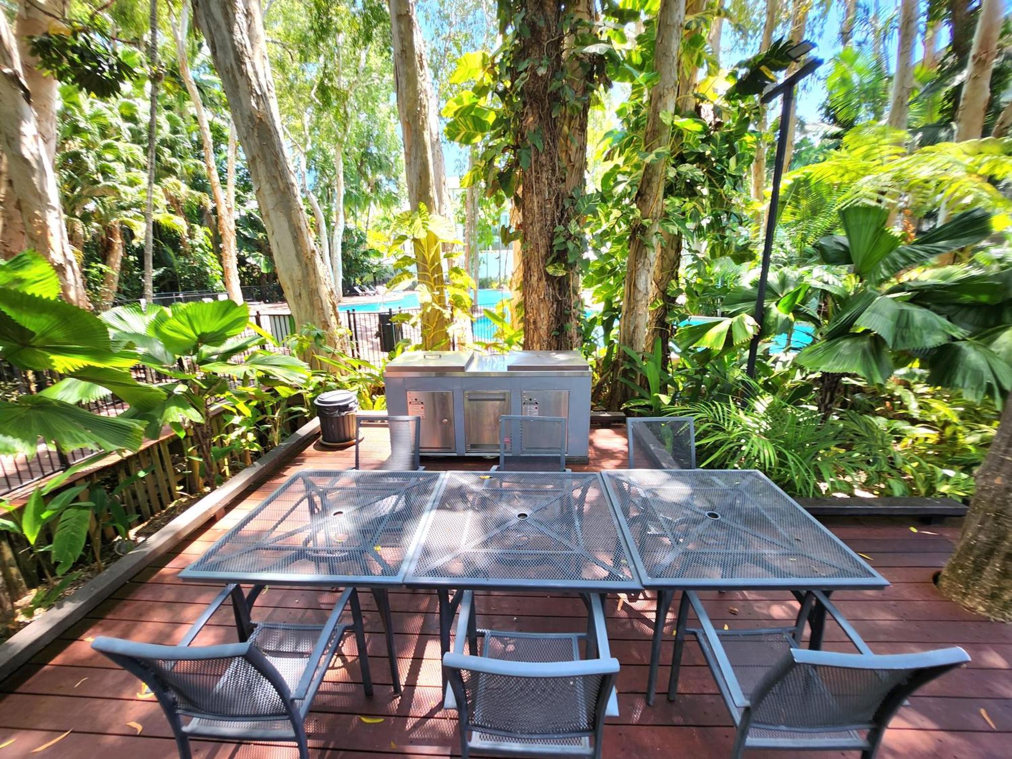 Palm Cove Beach Apartment * Palm Cove